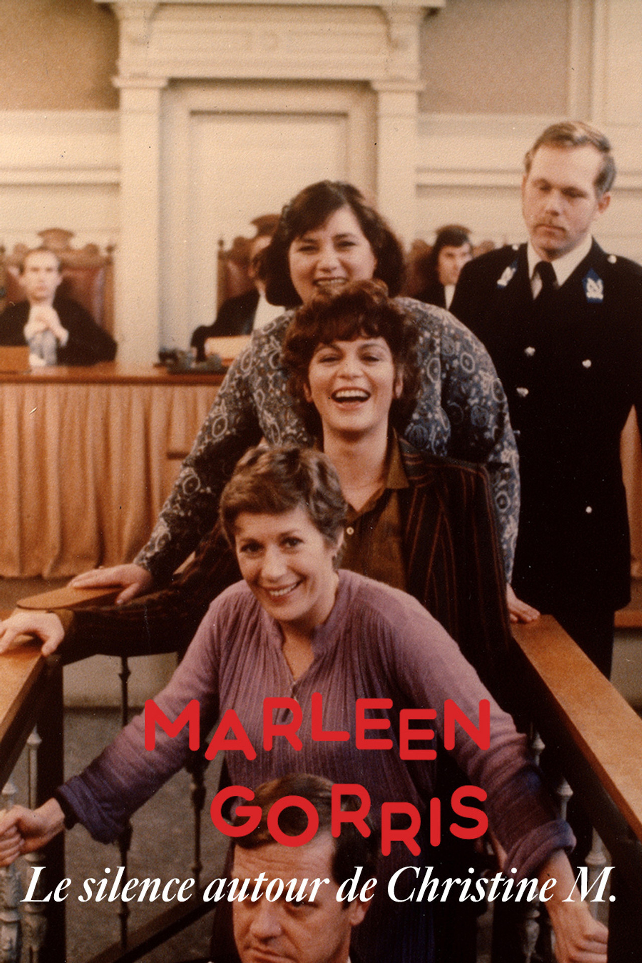 A group of people are in what appears to be a courtroom, with a man in a police uniform in the background. The text on the image reads "MARLEEN GORRIS Le silence autour de Christine M."