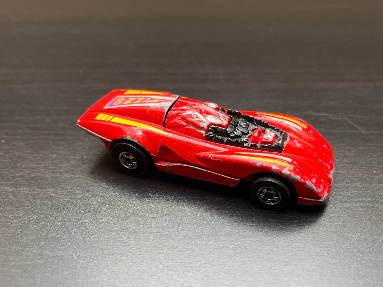 As described in the previous red race car image, here is the "damaged" roof.
